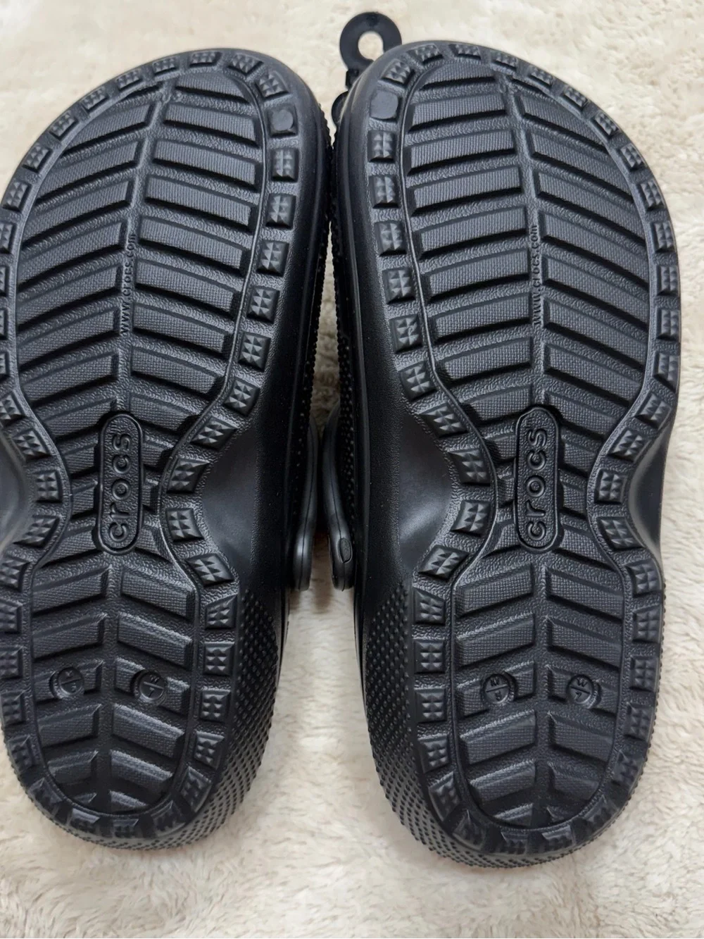 CROCS Classic Lined Clog in Black Men’s 5 / Women’s 7